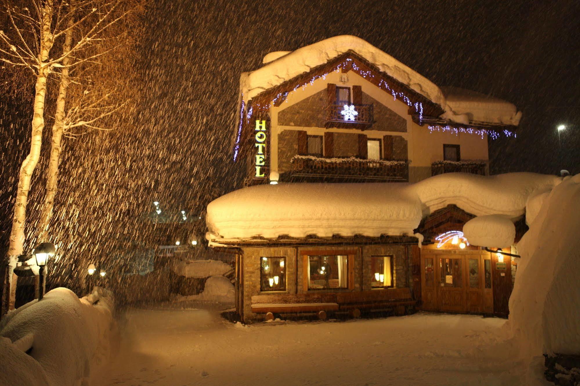 Hotel Stella Del Nord Courmayeur Exterior foto